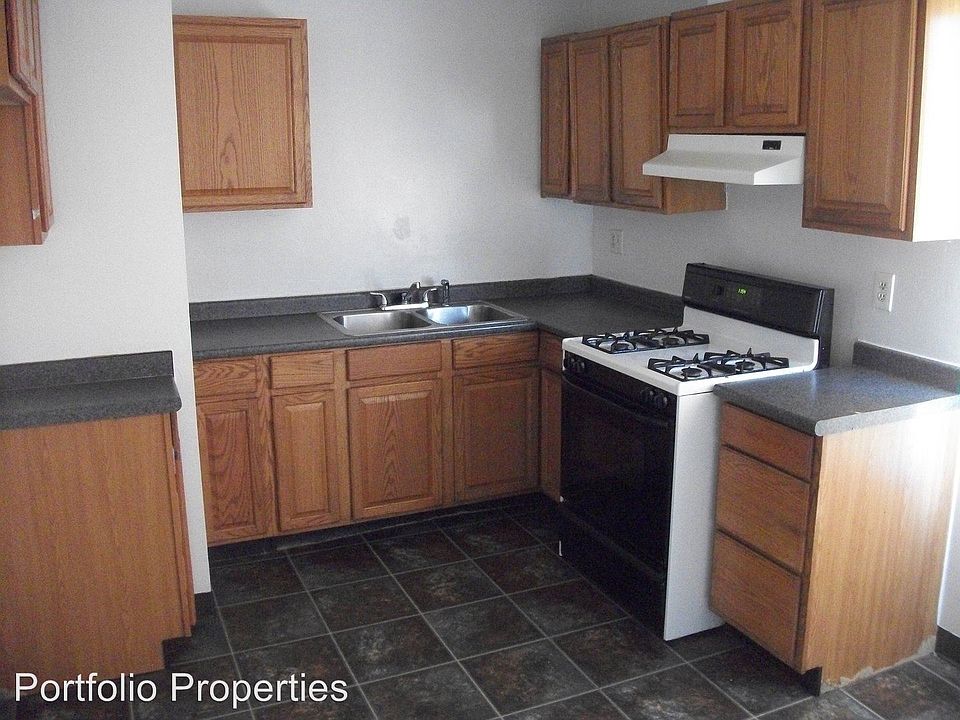 2nd image of 904 30th St APT 5