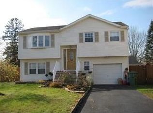1 Birch Rd, Edison, NJ 08817