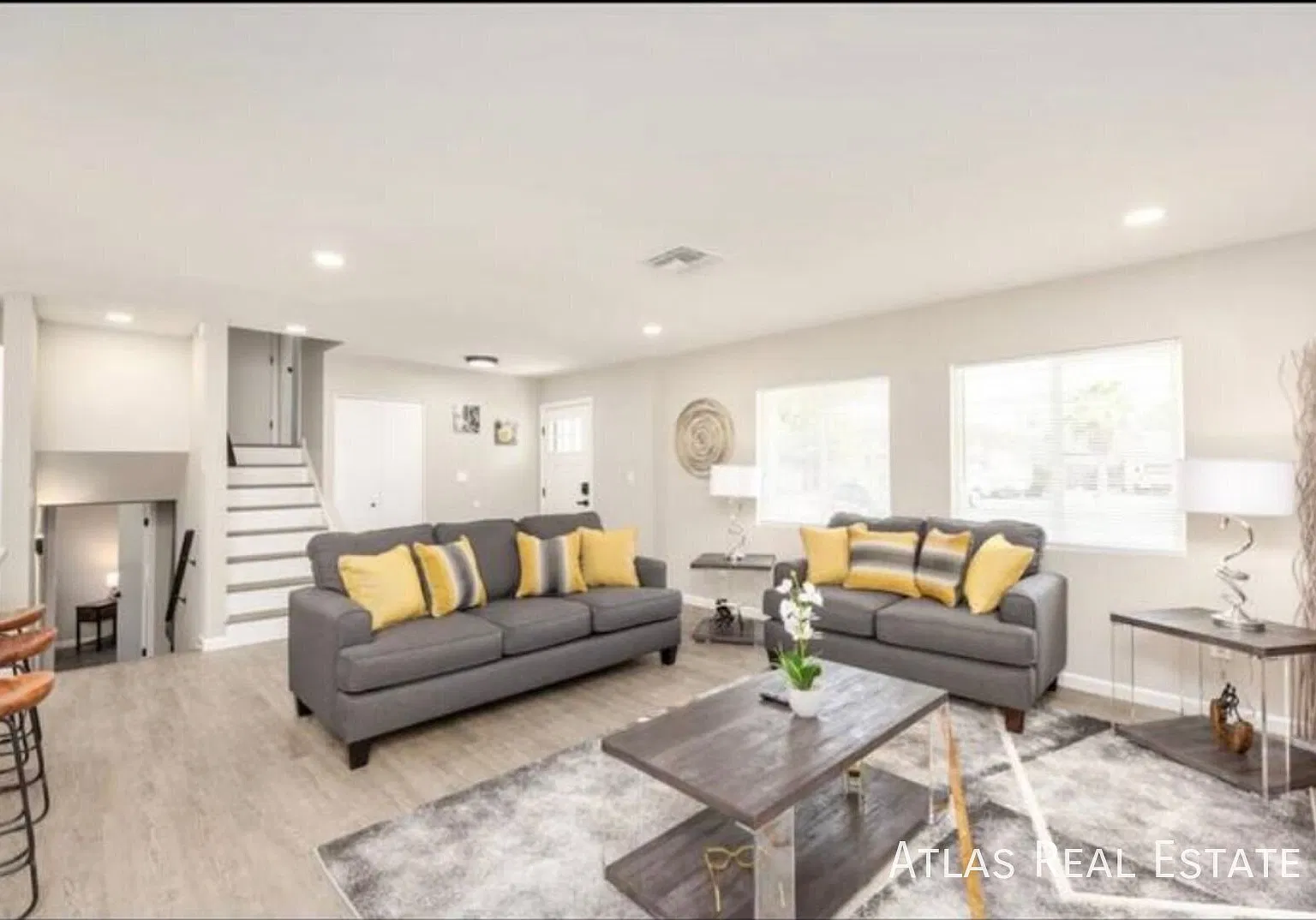 Stunning 4-Bedroom Tempe Home | Private Pool | Updated Interior! — Photo 3