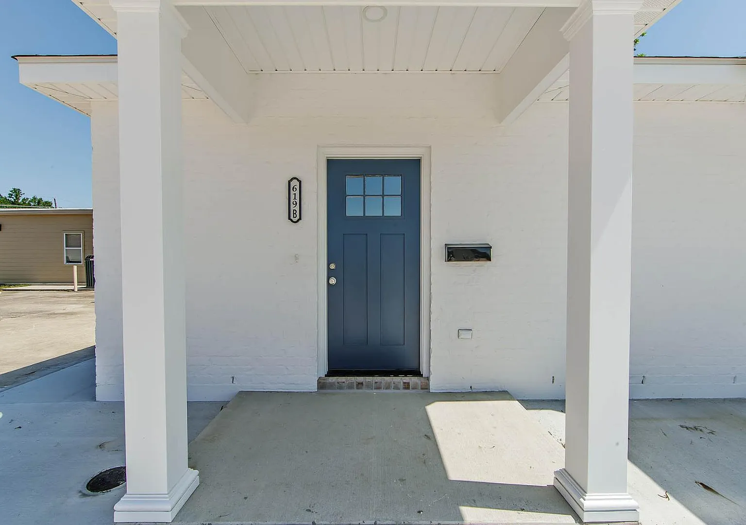 619 Magnolia Street - 619 B Magnolia — Photo 1