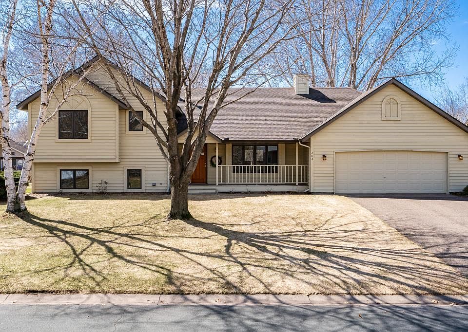 1st image of 204 Woodridge Ln