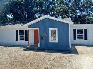1417 W Spurgeon St, Fort Worth, TX 76115