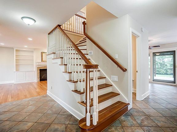 2nd image of 4452 Carriage Hill Ln