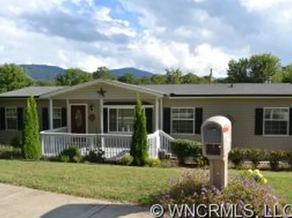 225 4th St, Waynesville, NC 28786