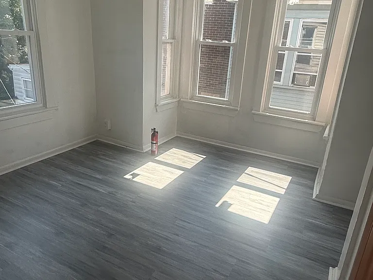 1152 W Union St #1 — Photo 5