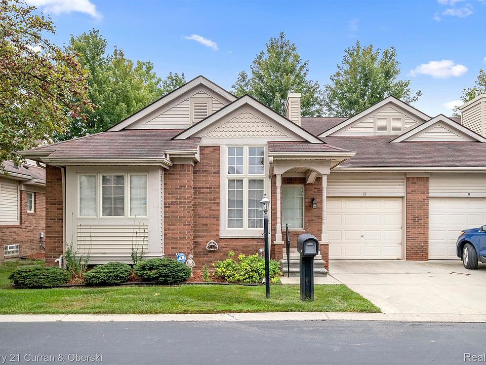 1st image of 11 Canfield Cir #11