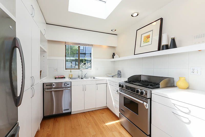 2nd image of 53 Digby St