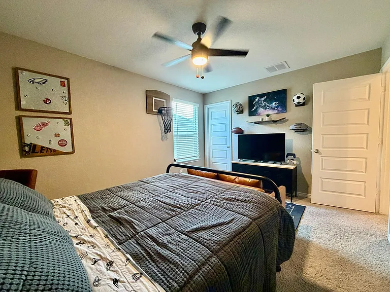 5024 Galvan Mnr — Photo 31