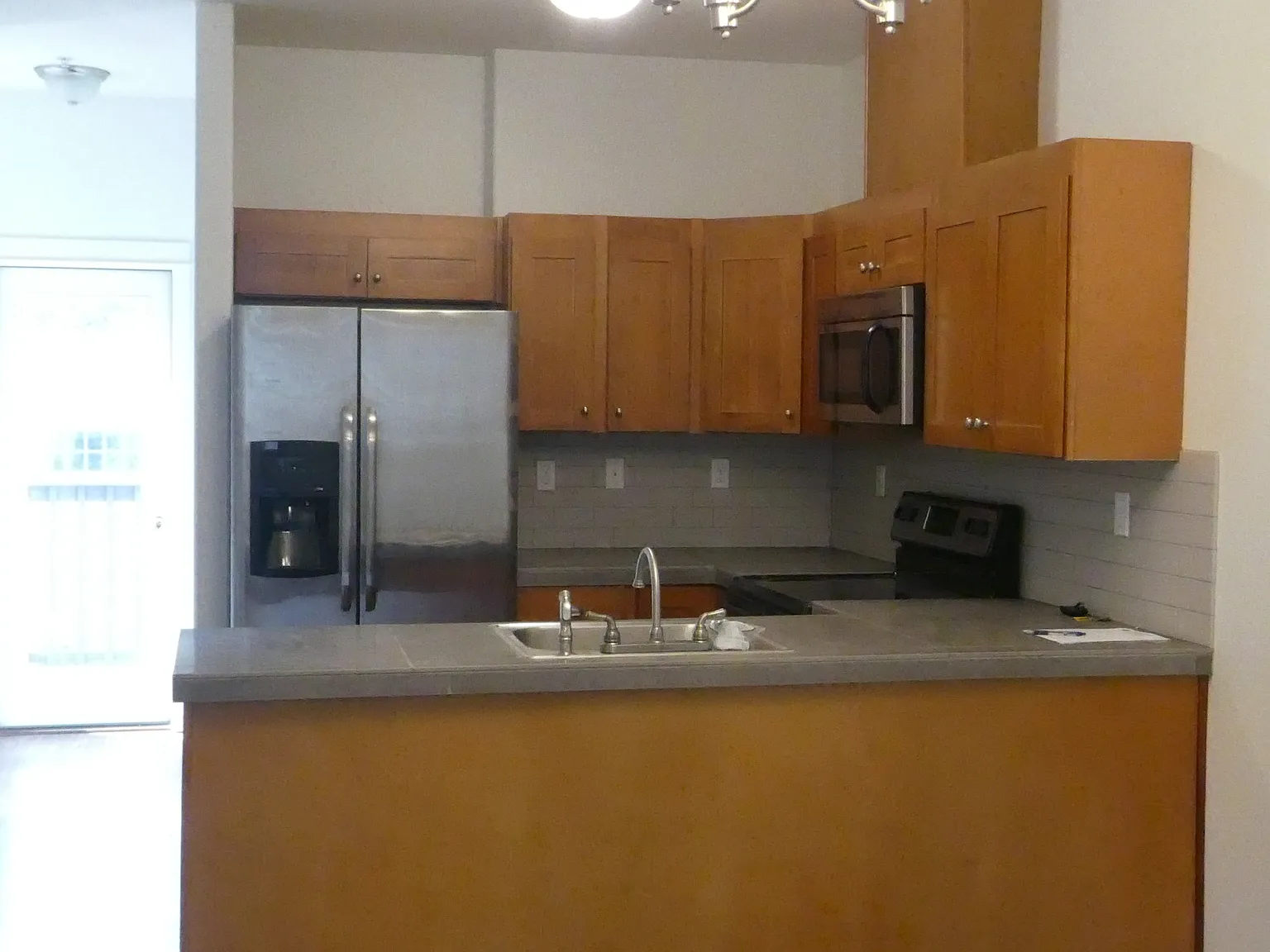 3 bed, 1.5 bath, 1193 sqft, $2,150 — Photo 4