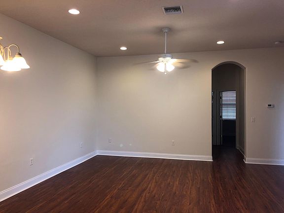 3rd image of 774 Bayside Dr