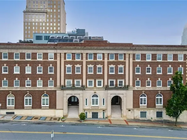 315 N Spruce St APT 304, Winston Salem, NC 27101