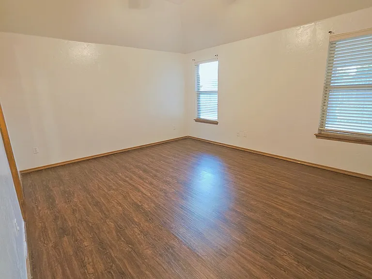 12217 Fox Hill Way — Photo 7