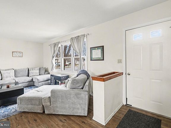 4th image of 2 Furman Rd