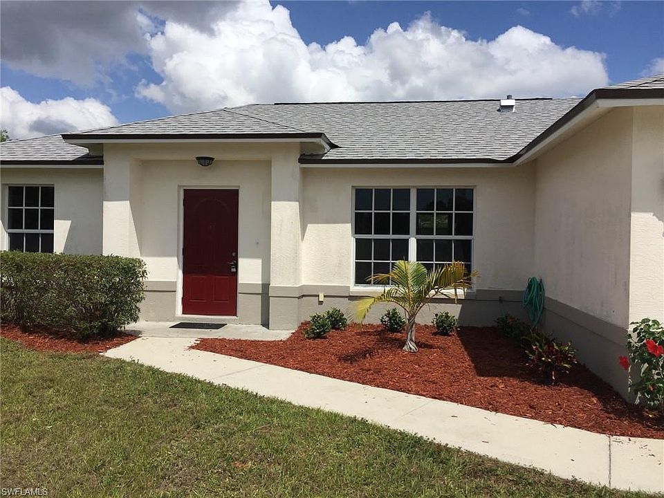 1st image of 829 Woodridge Cir