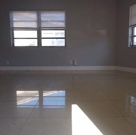 3rd image of 1821 NE 56th St APT 4