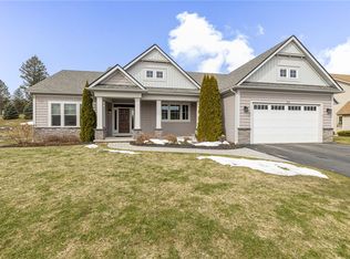 20 Aldrich Gln, Fairport, NY 14450