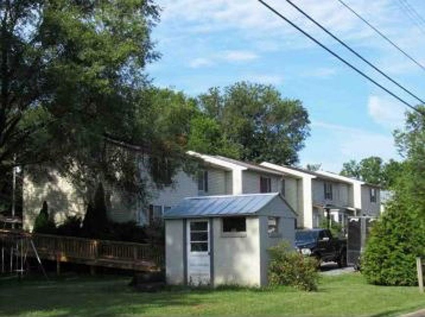 2nd image of 425 E Prospect St