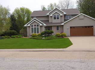 W5937 Peaceful Ln, APPLETON, WI 54915