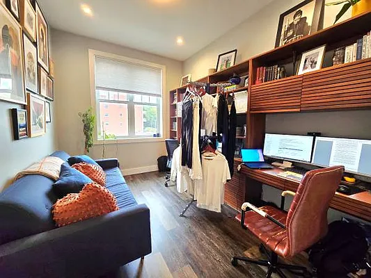 Rented by Voro Purple LLC | media 27