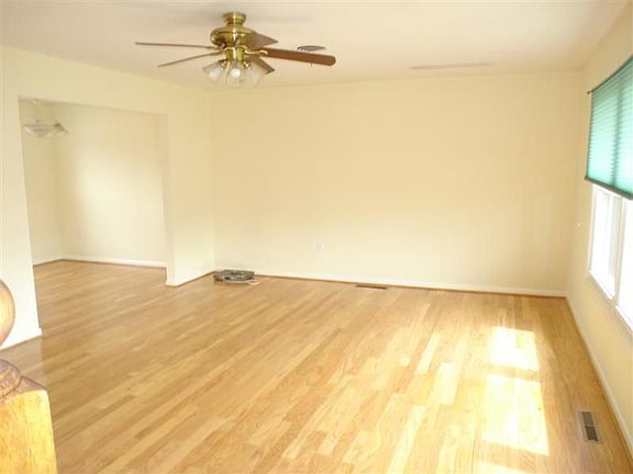 Large Living Rm w/ new hardwood floors