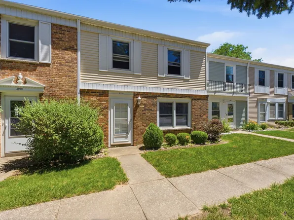 2938 Archer Dr #14, East Moline, IL 61244