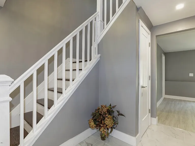 687 Northstream Dr — Photo 16