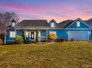 874 Burney Mountain Rd, Fletcher, NC 28732