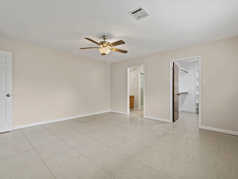 120 Texas Ave — Photo 19