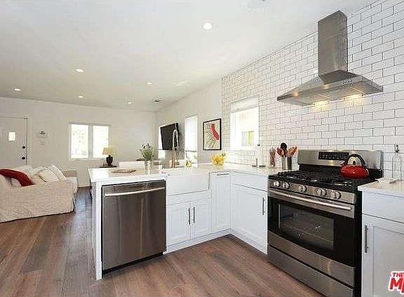 2nd image of 3414 Hollydale Dr