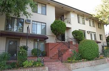 1st image of 941 E Mariposa St