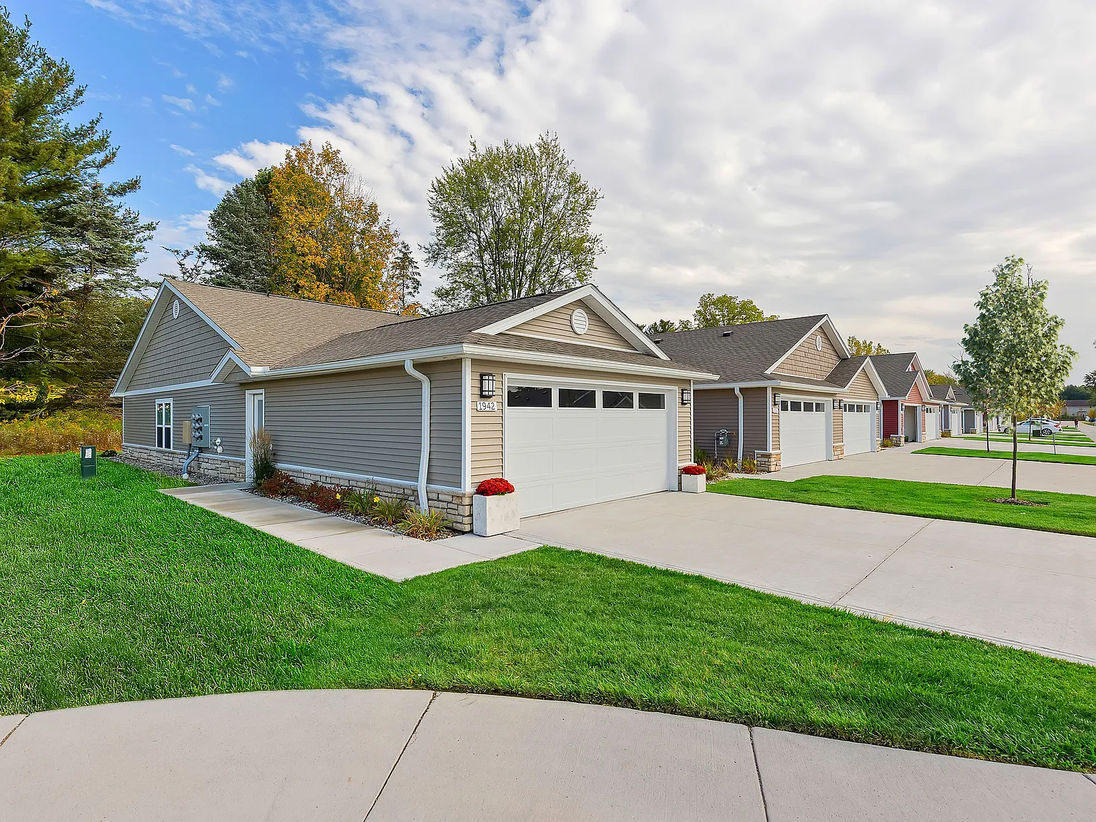 Redwood Delta Township Willow Highway — Photo 1