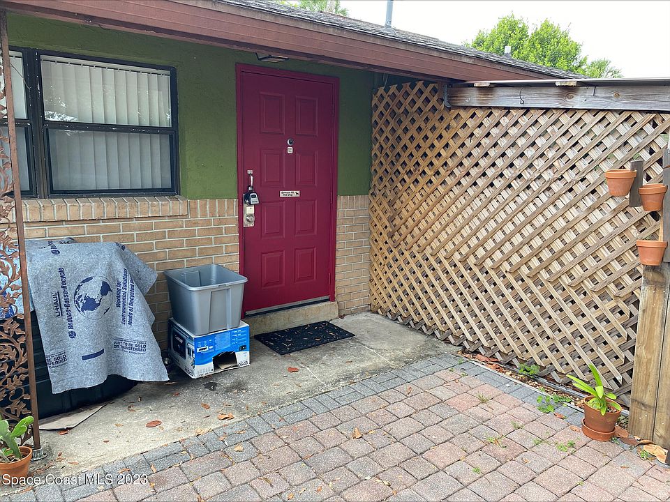 2nd image of 115 Grimes St