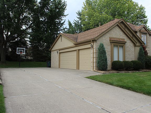 3rd image of 6397 Denton Dr