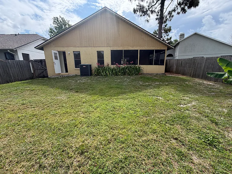 1012 Henson Ct — Photo 24