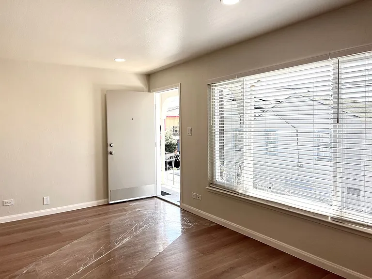 666 1st Ln — Photo 3