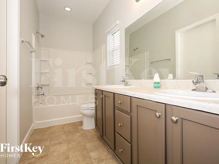 6138 Sydney Bay Ct — Photo 10