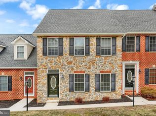 35 E 1st St, Boiling Springs, PA 17007