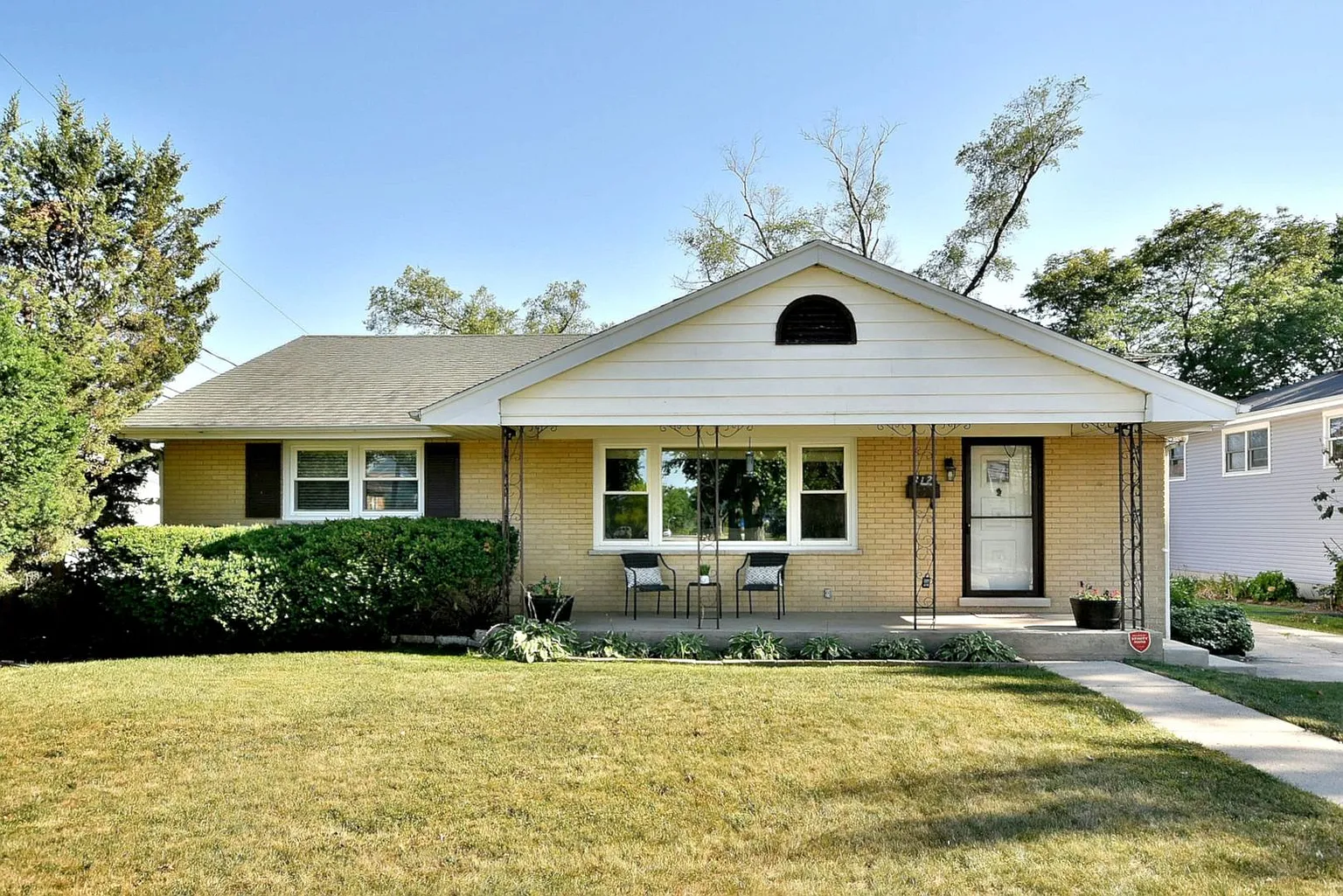 312 E Van Buren St photo 1