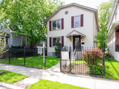 2026 Emerson St, Evanston, IL, 60201