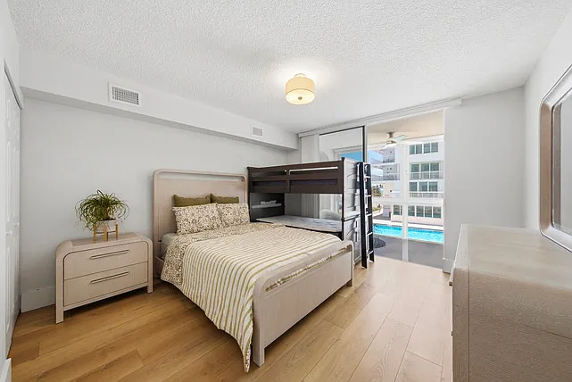 5401 Collins Ave #102 — Photo 8