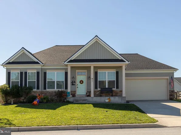 82 Serpentine Way, Martinsburg, WV 25405