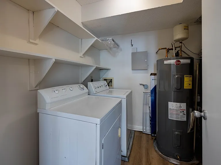 2604 Belcourt Ave #B — Photo 15