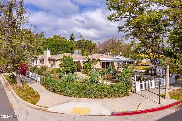 1st image of 4705 Camellia Ave