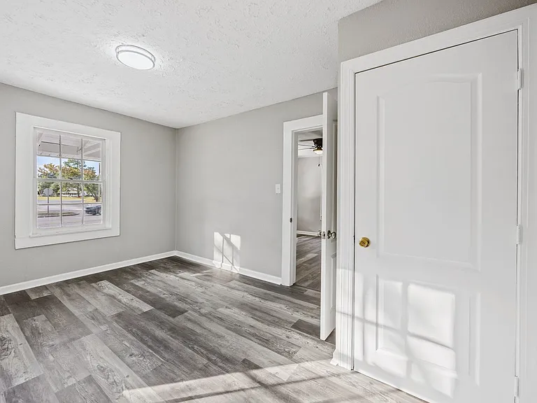 1601 Camden Rd — Photo 3