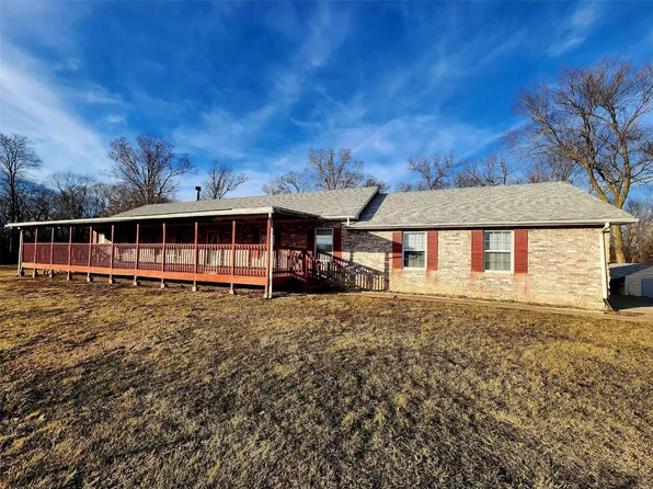 33012 Kane Rd, Medora, IL 62063