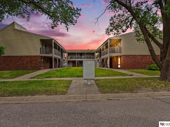 421 Capitol Beach Blvd, Lincoln, NE 68528