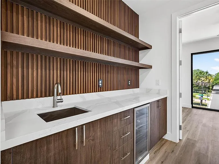 4426 W Euclid Ave — Photo 29