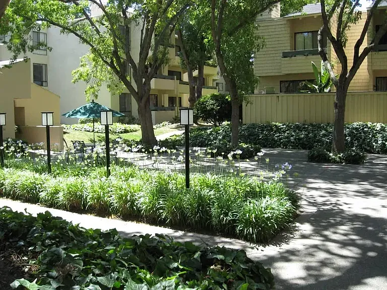 Governor's Square — Photo 10