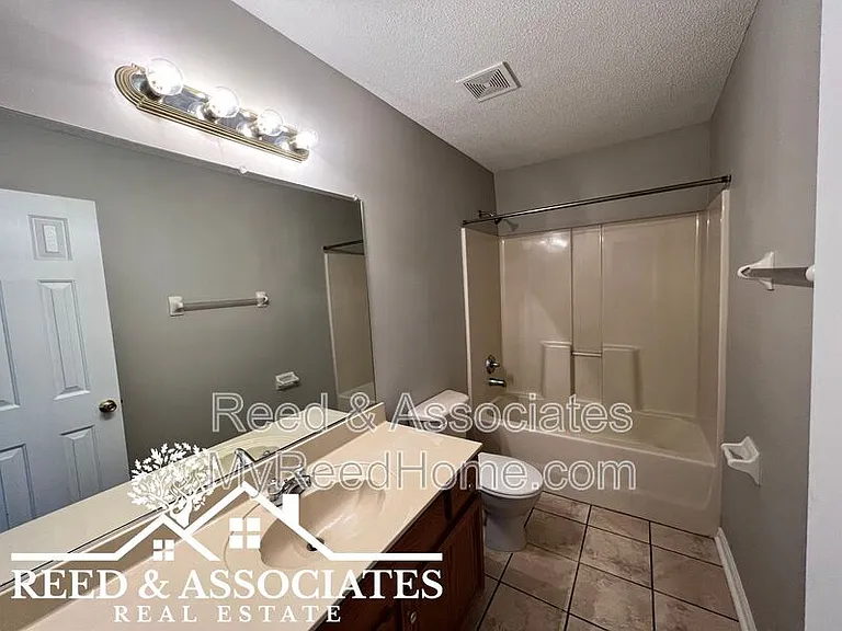 4824 Pine Forrest Dr — Photo 12