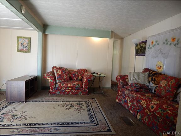 3rd image of 1861 N FOREST Drive